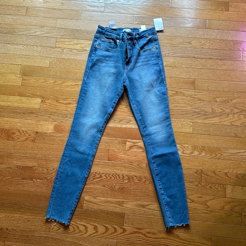 Good American jeans size 6/28 new with tags. Good legs style